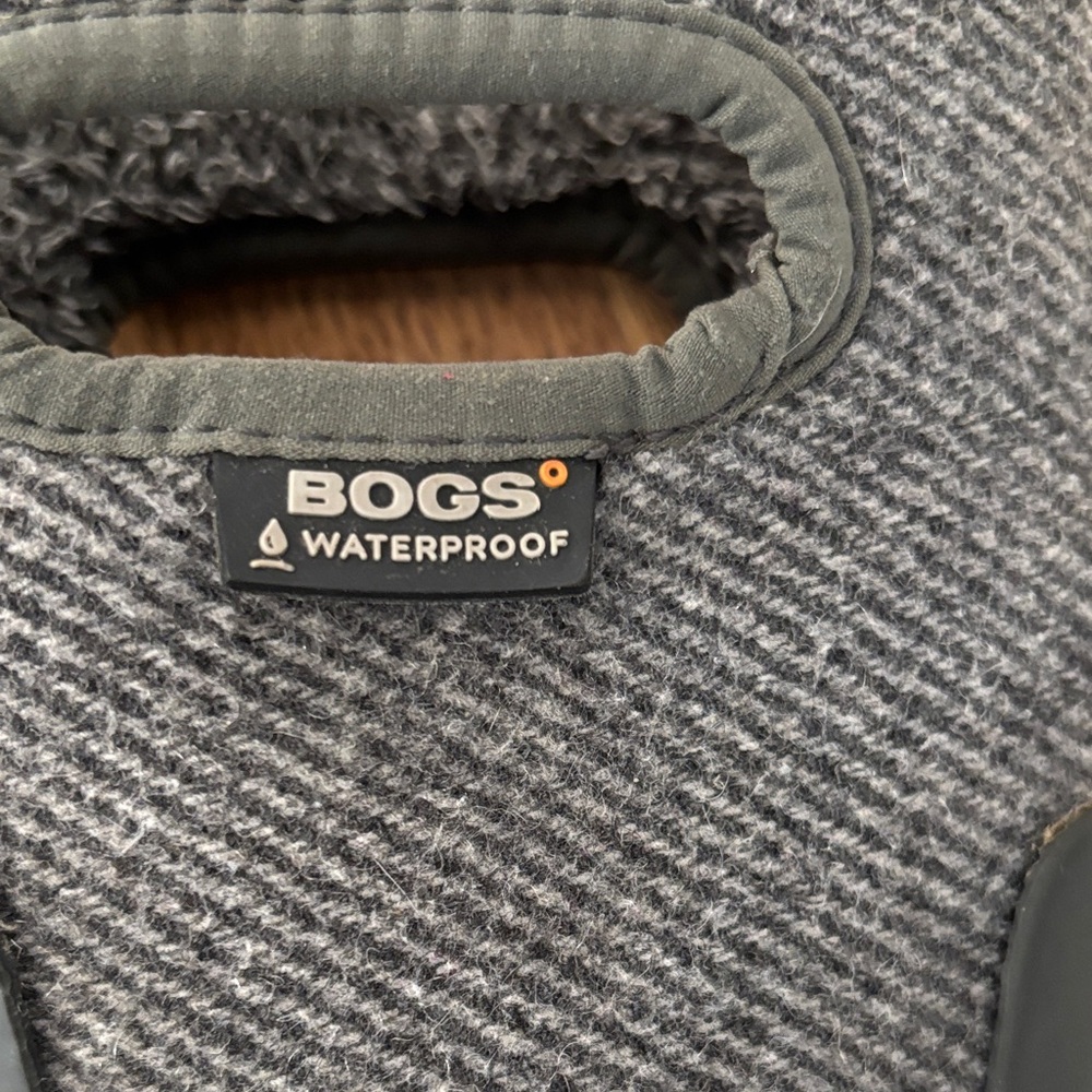 BOGS Black and Gray Waterproof Boots - Picture 4 of 5